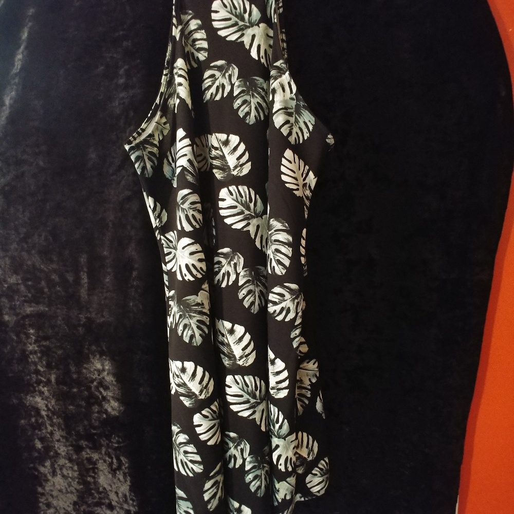 ❗❗SOLD❗❗Black and green Palm dress